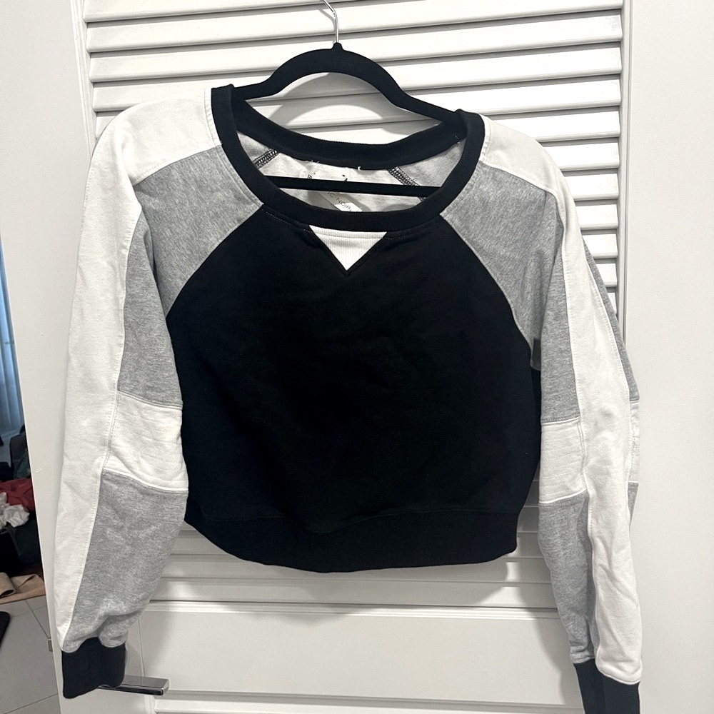 Blanc Noir Color Block Cropped Sweatshirt - Picture 4 of 8